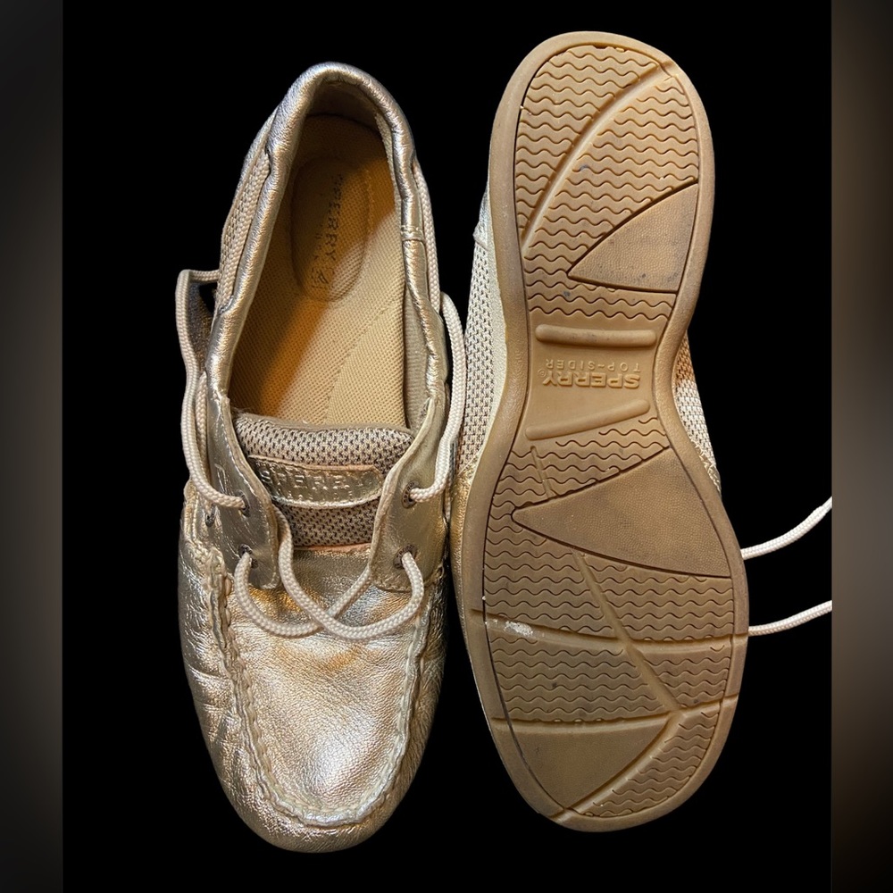 Sperrys size 8 - Picture 2 of 4